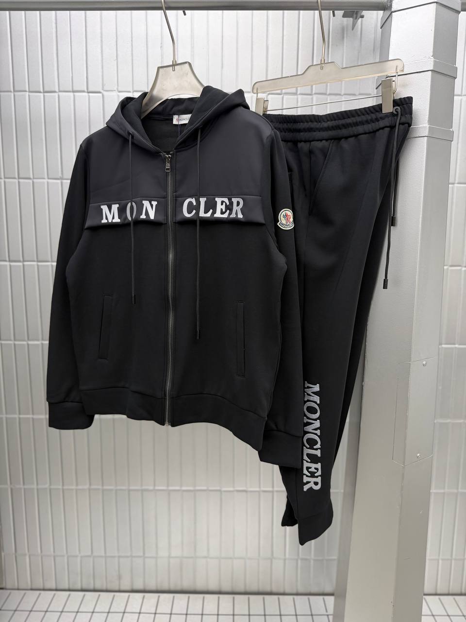 SET MONCLER