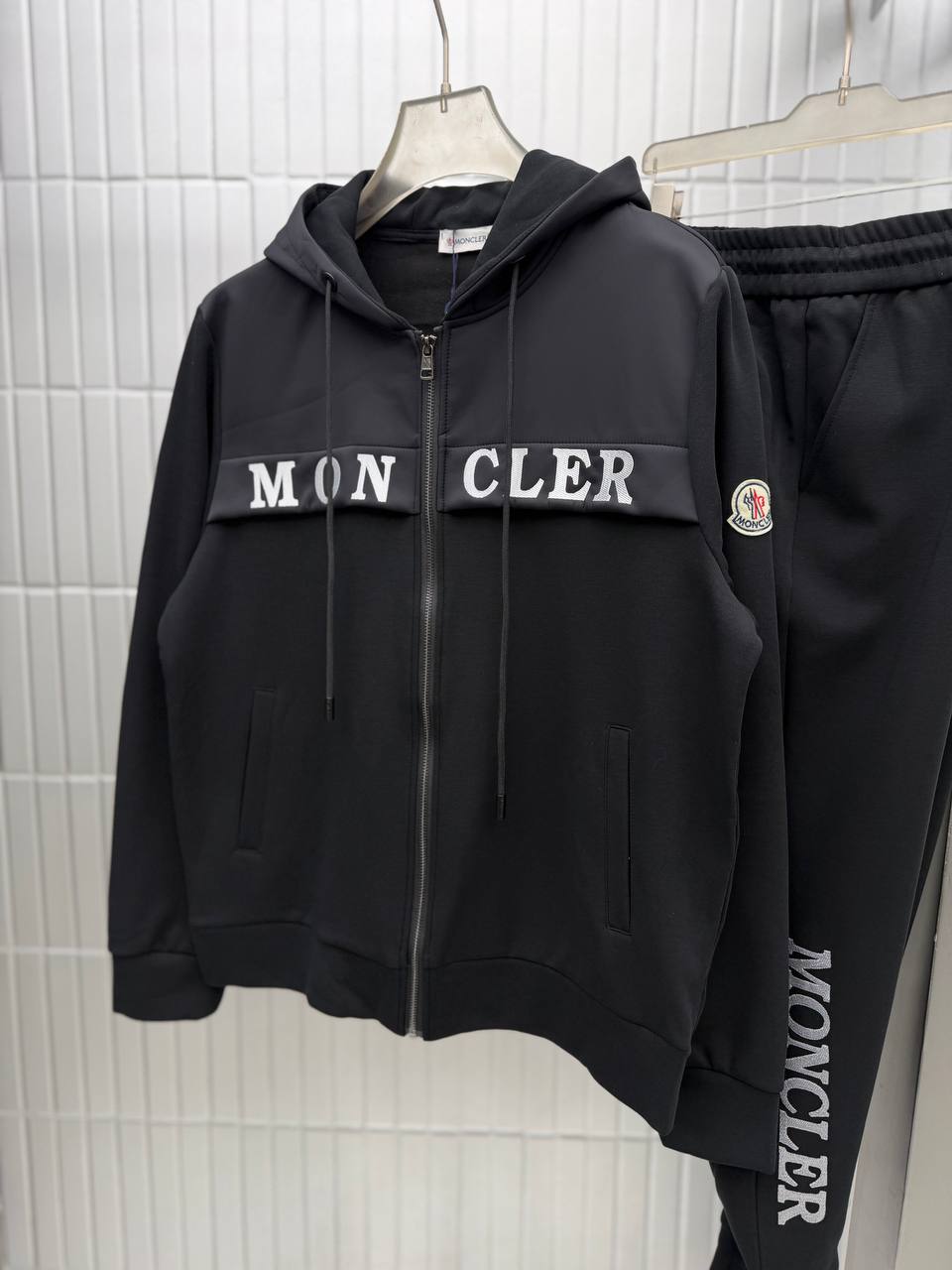 SET MONCLER