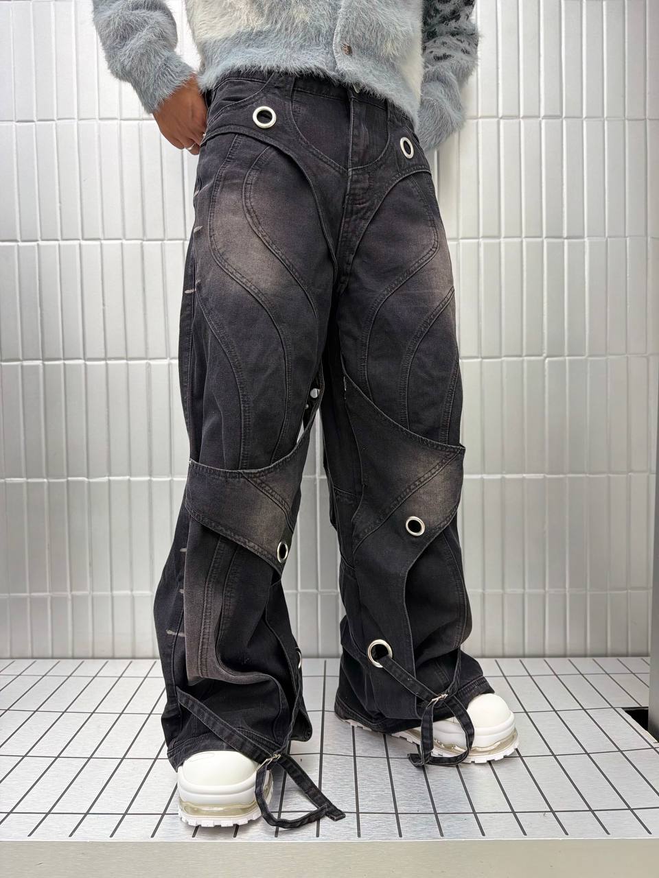 JEANS RIPPED BAGGY FIT