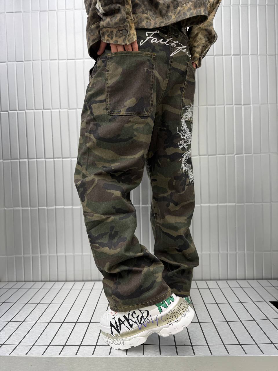 PLEATED BAGGY FIT CHINO TROUSERS