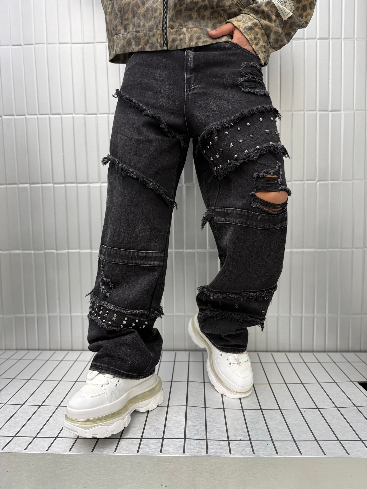 JEANS RIPPED BAGGY FIT