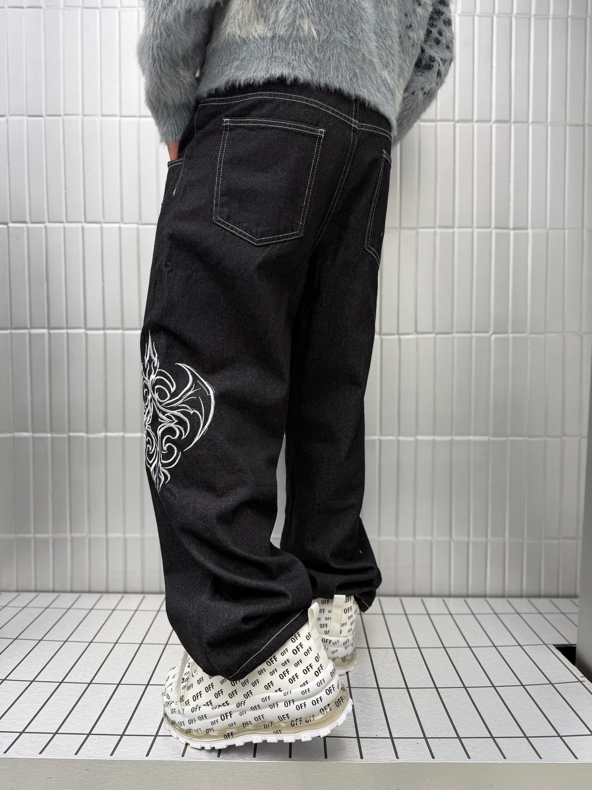 JEANS LOOSE FIT BUTTON-FLY