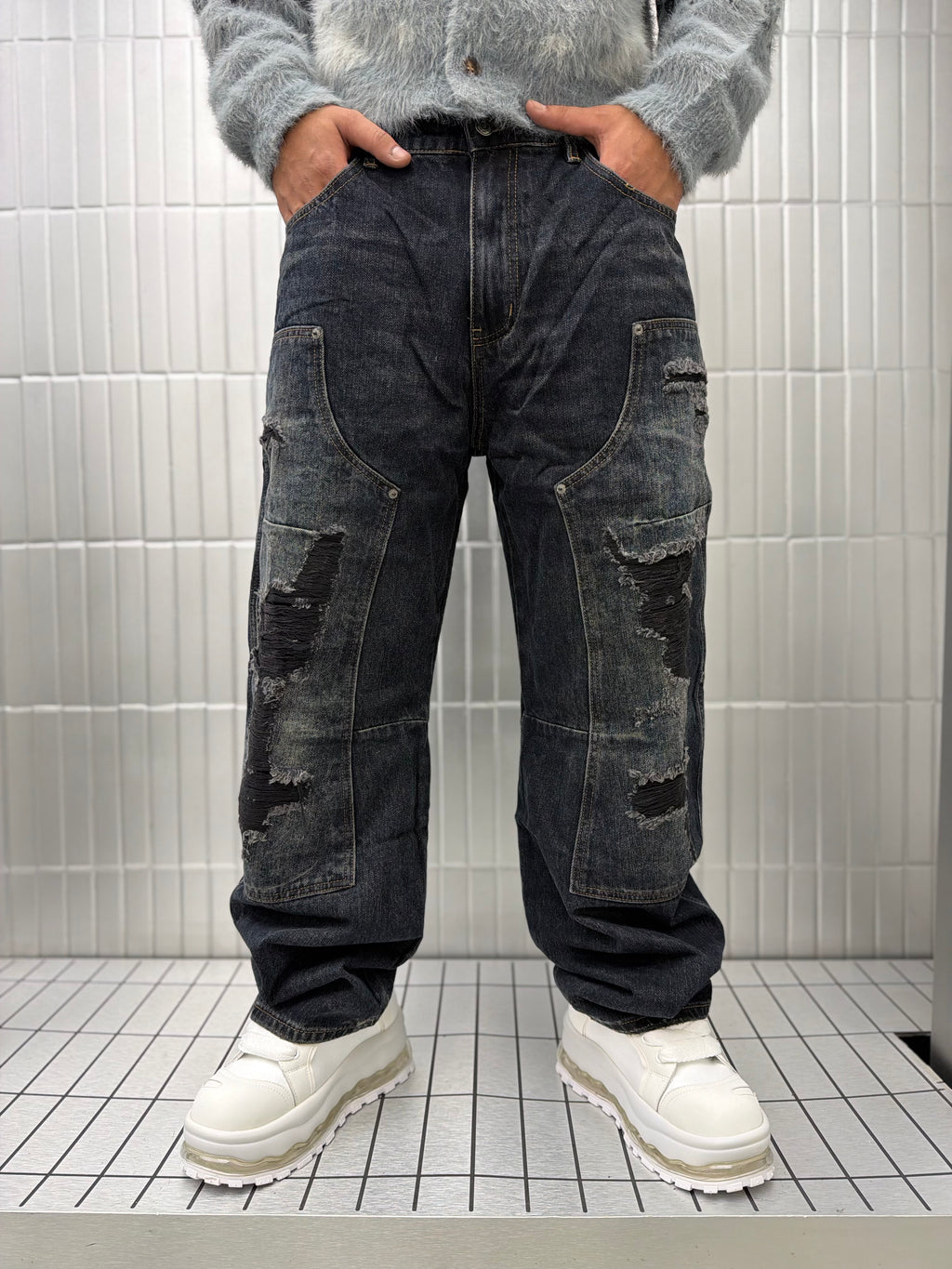 JEANS LOOSE FIT BUTTON-FLY