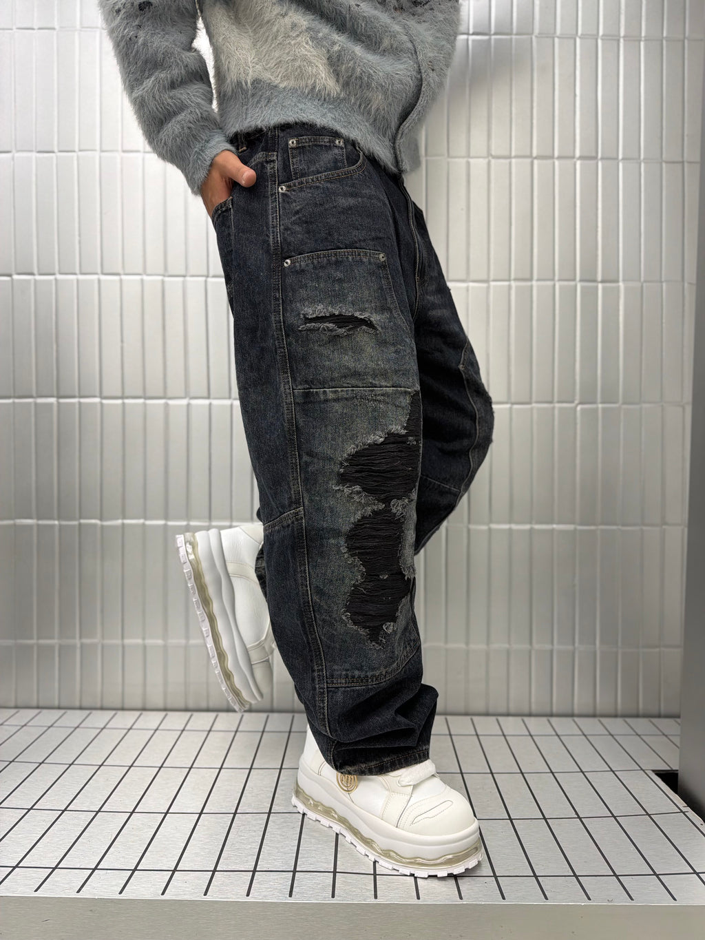 JEANS LOOSE FIT BUTTON-FLY