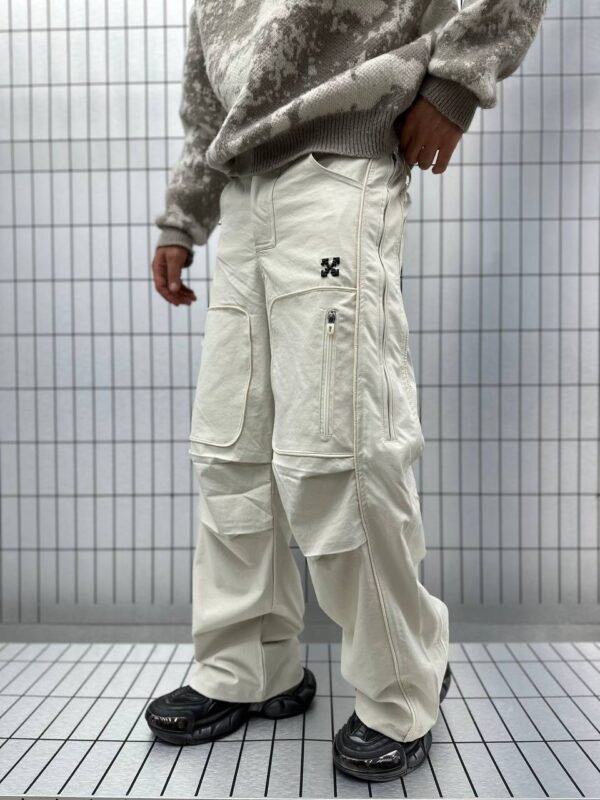 CONTRAST LINED CARGO