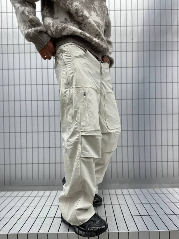 CONTRAST LINED CARGO