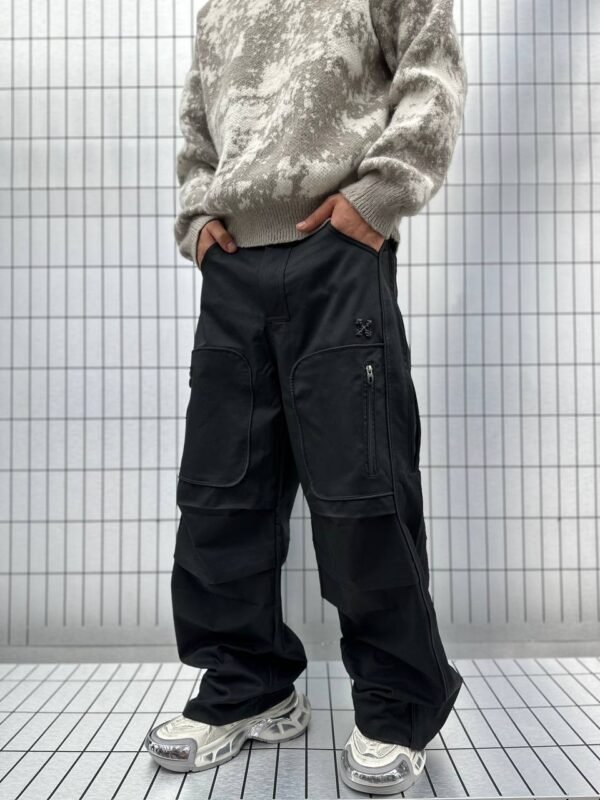 CONTRAST LINED CARGO