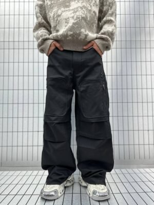 CONTRAST LINED CARGO