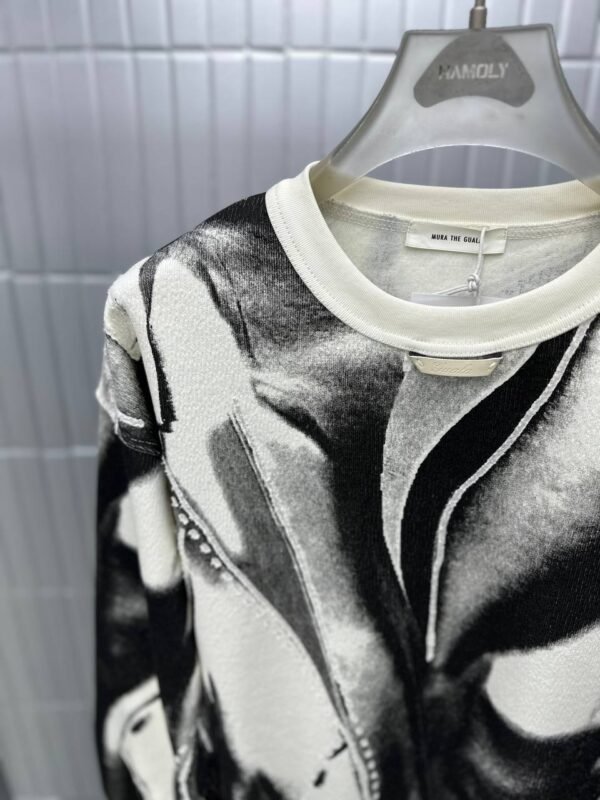 photo_5778480516968418134_y SWEATSHIRT WITH SPRAY