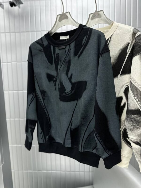 photo_5778480516968418138_y SWEATSHIRT WITH SPRAY