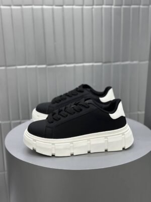 photo_5791988429632507002_y