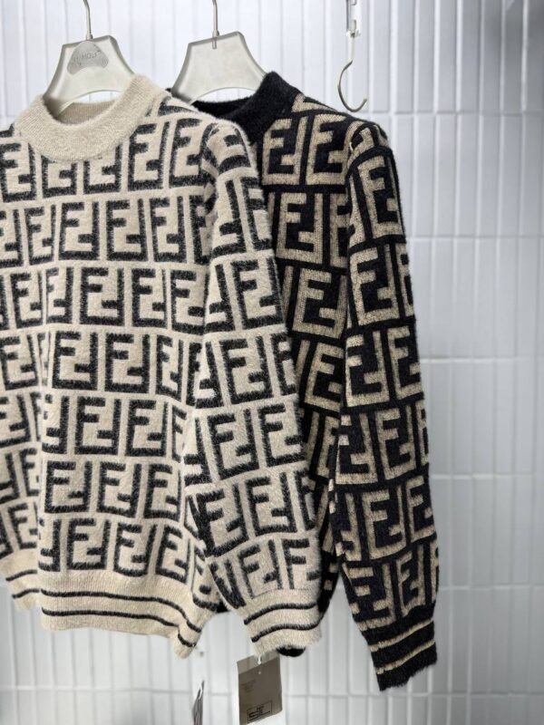 photo_5802997826676526033_y PULLOVER FENDI