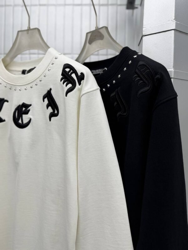 photo_5843427303021546716_y SWEATSHIRT ROUND NECK PATCH