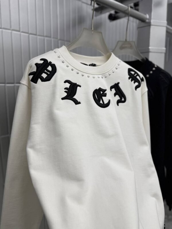 photo_5843427303021546717_y SWEATSHIRT ROUND NECK PATCH