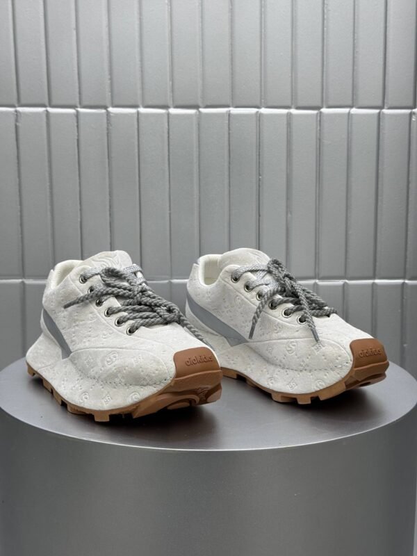 photo_5958693560842390355_w SHOES OIOKICKS